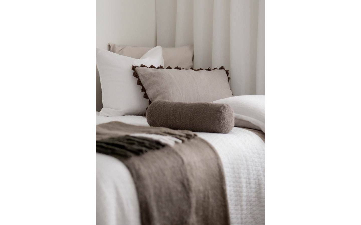 Trond Kudde Nougat 15x15x45cm