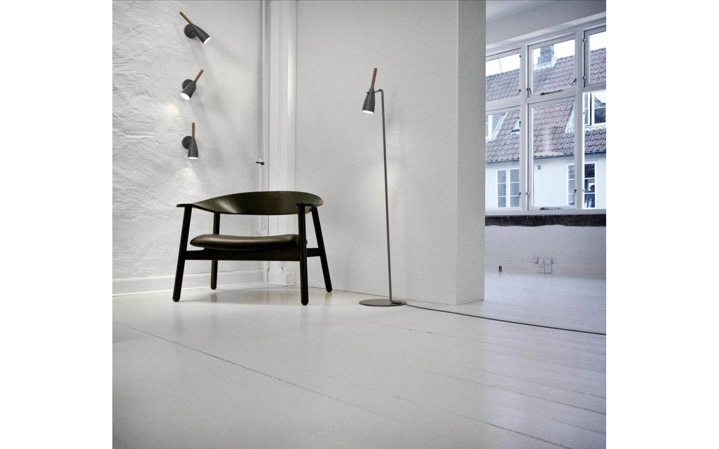 Pure Vägglampa Grå