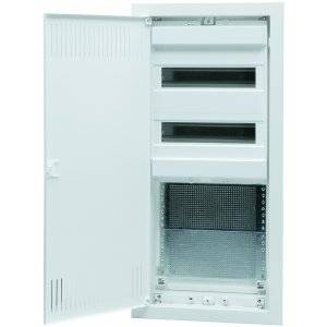 Mediacentral, infälld, 4 rad, 24+4 mod, IP40